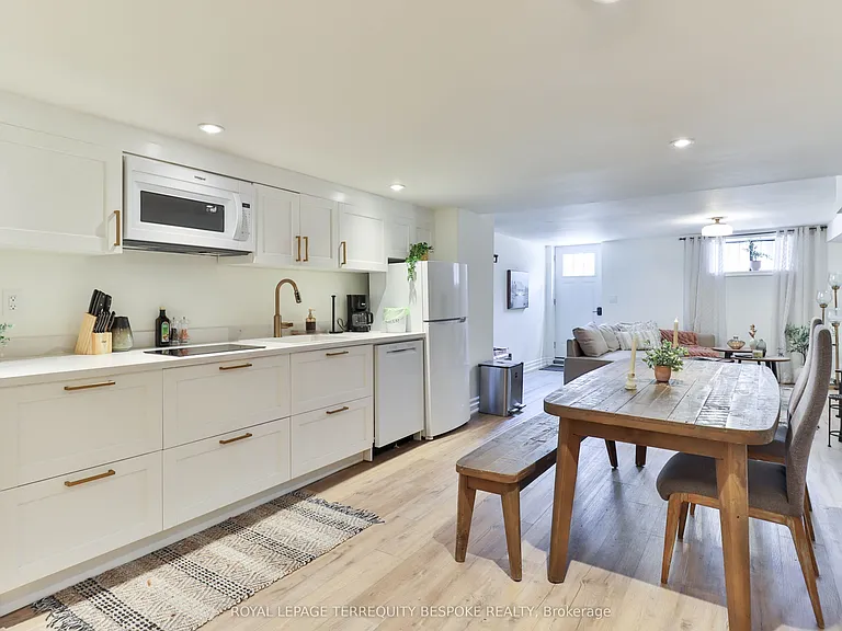 39 Lappin Ave #LOWER — Photo 2