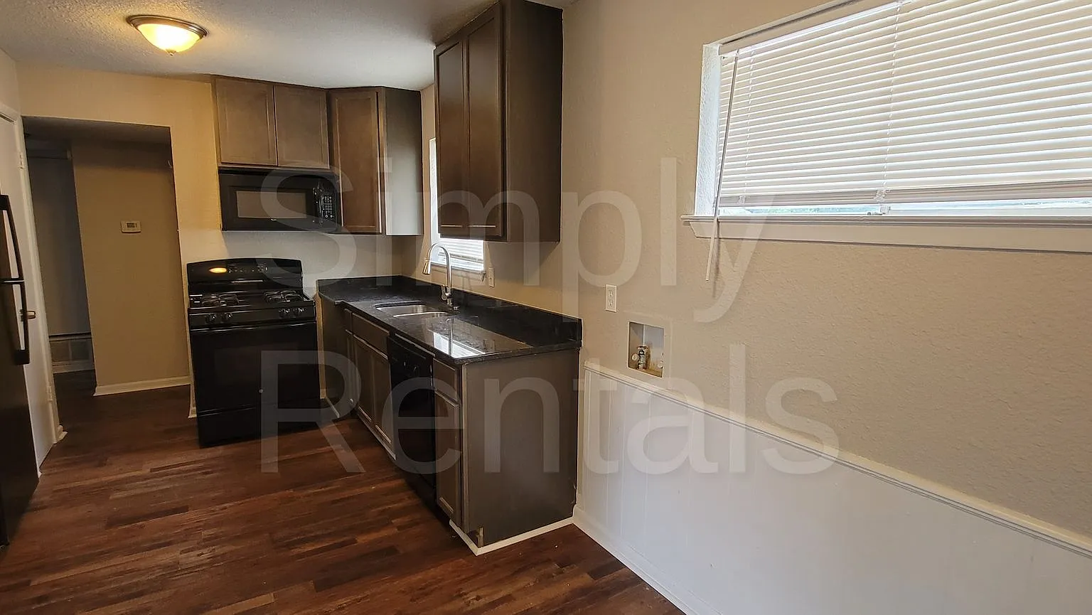 3513 Washington St — Photo 3