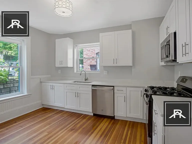 108 Winthrop Rd #6 — Photo 7