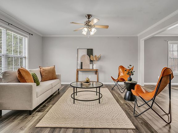3rd image of 110 Marty Ln