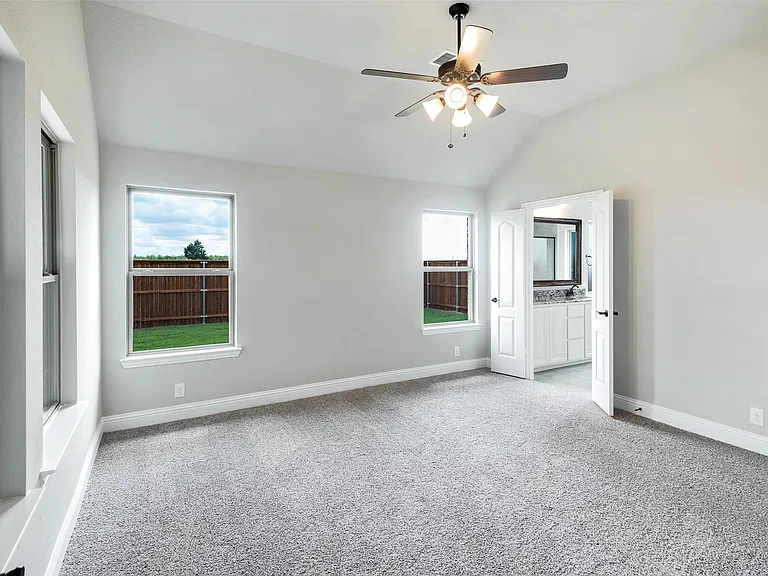 6026 Priory Dr — Photo 10