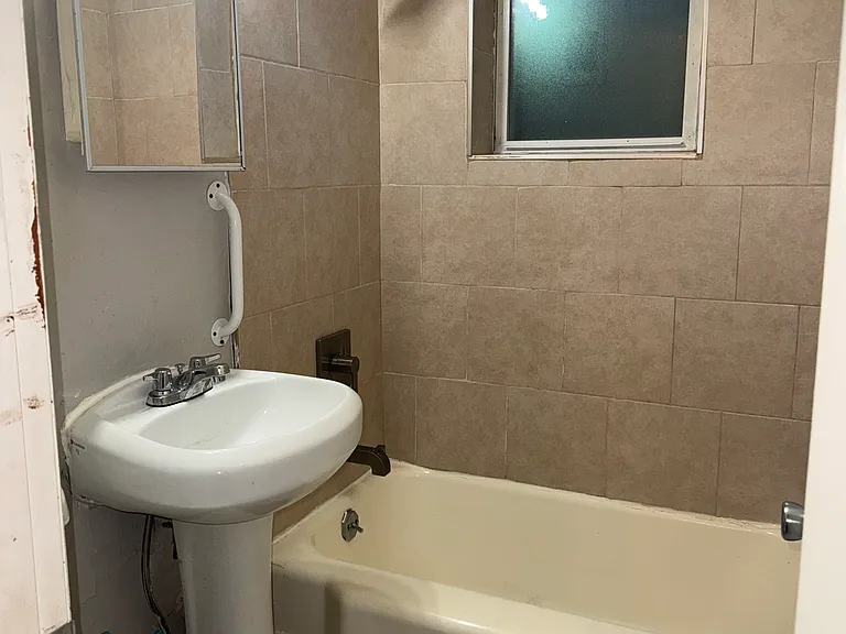 6726-1 N Glenwood Ave #G8 — Photo 7