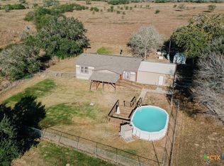 602 Thomaston River Rd, Cuero, TX 77954