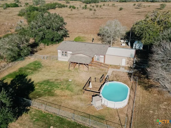 602 Thomaston River Rd, Cuero, TX 77954