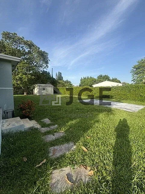 3 bed, 2.0 bath, 1535 sqft, $3,300 — Photo 3