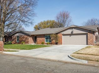 6008 Martin Pl, Bartlesville, OK 74006