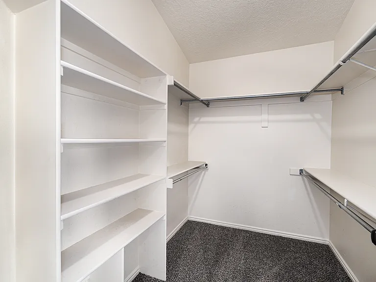 S 375 East Cir — Photo 13