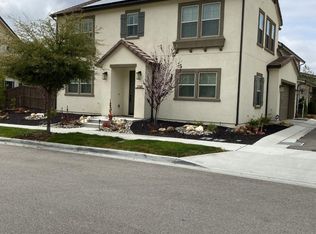 2749 Overlook Point Dr, Escondido, CA 92029