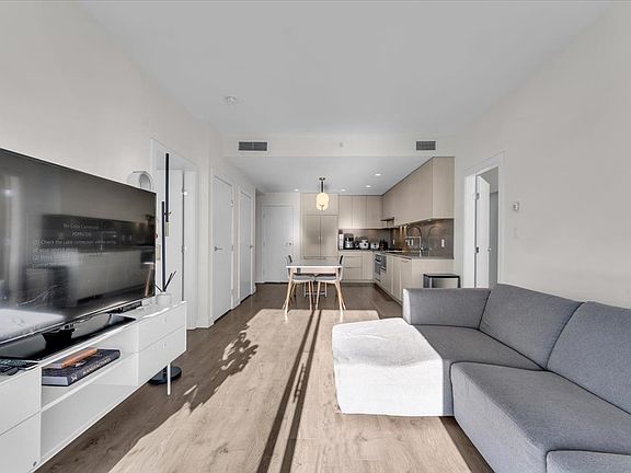 4th image of 1904-4465 Juneau St #1904