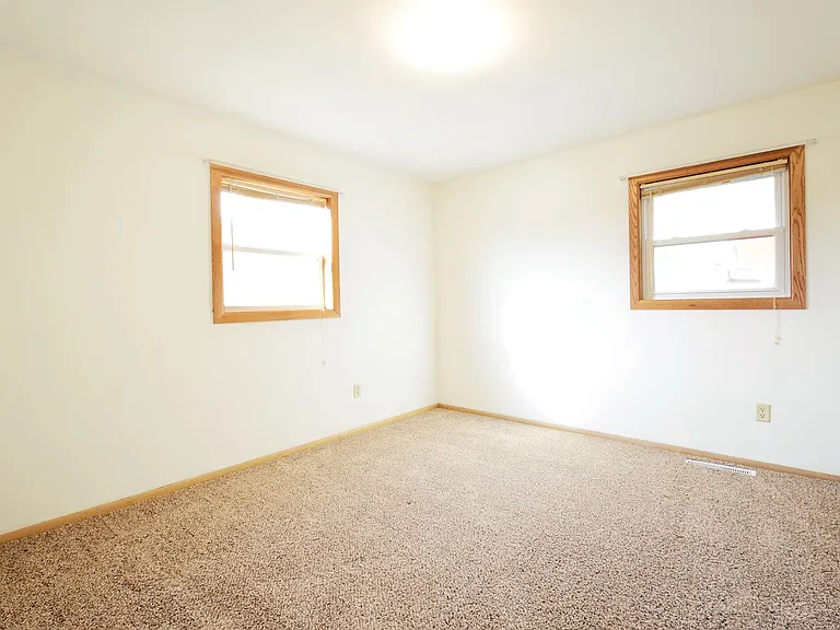509 11th Avenue NE 4-Plex in Residential Neighborhood — Photo 14