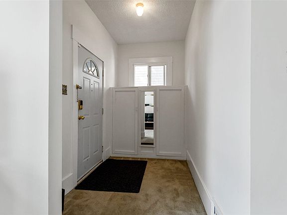 5th image of 2461 Dundas St