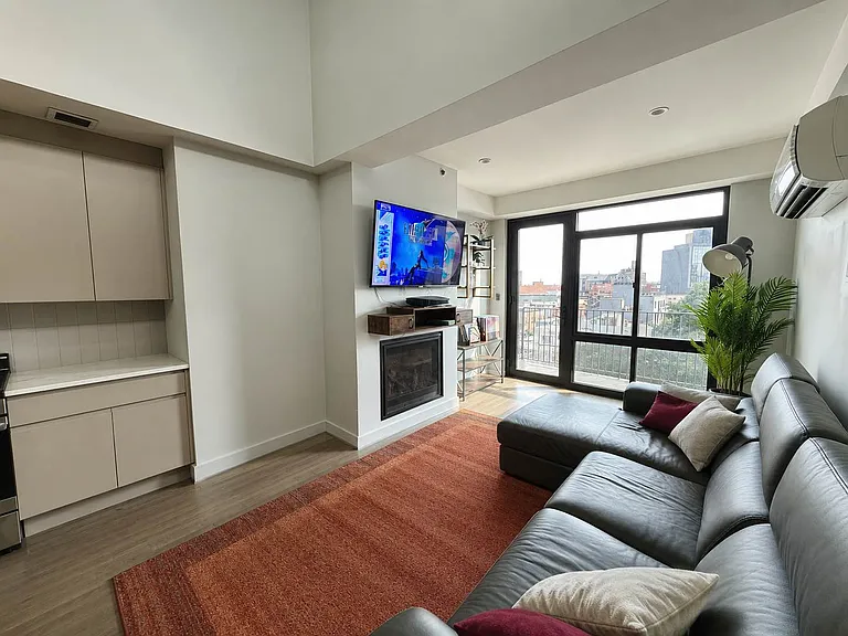 15 Troutman St #4F — Photo 3