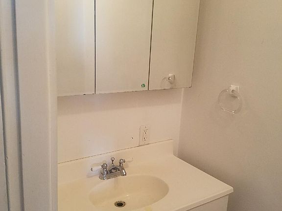 1/2 BATH