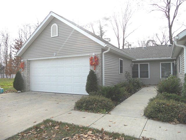 1st image of 12073 Villa Dr #D