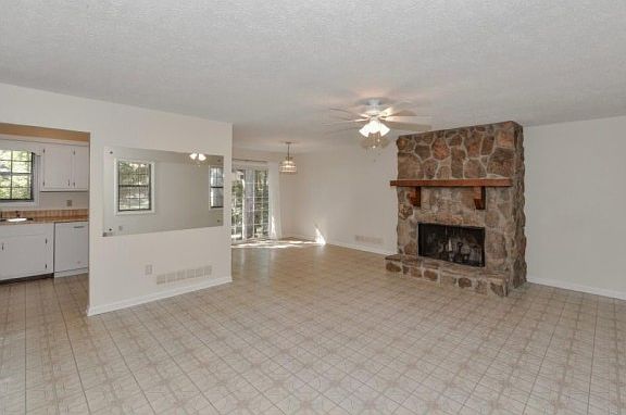 5th image of 31 Landmark Ct SW
