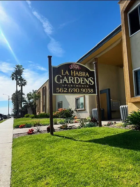 La Habra Gardens — Photo 1