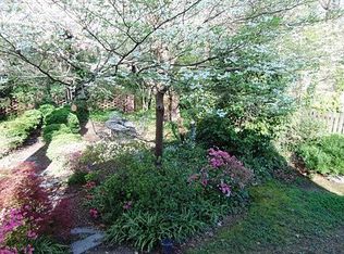 1003 Twyckenham Dr, Greensboro, NC 27408