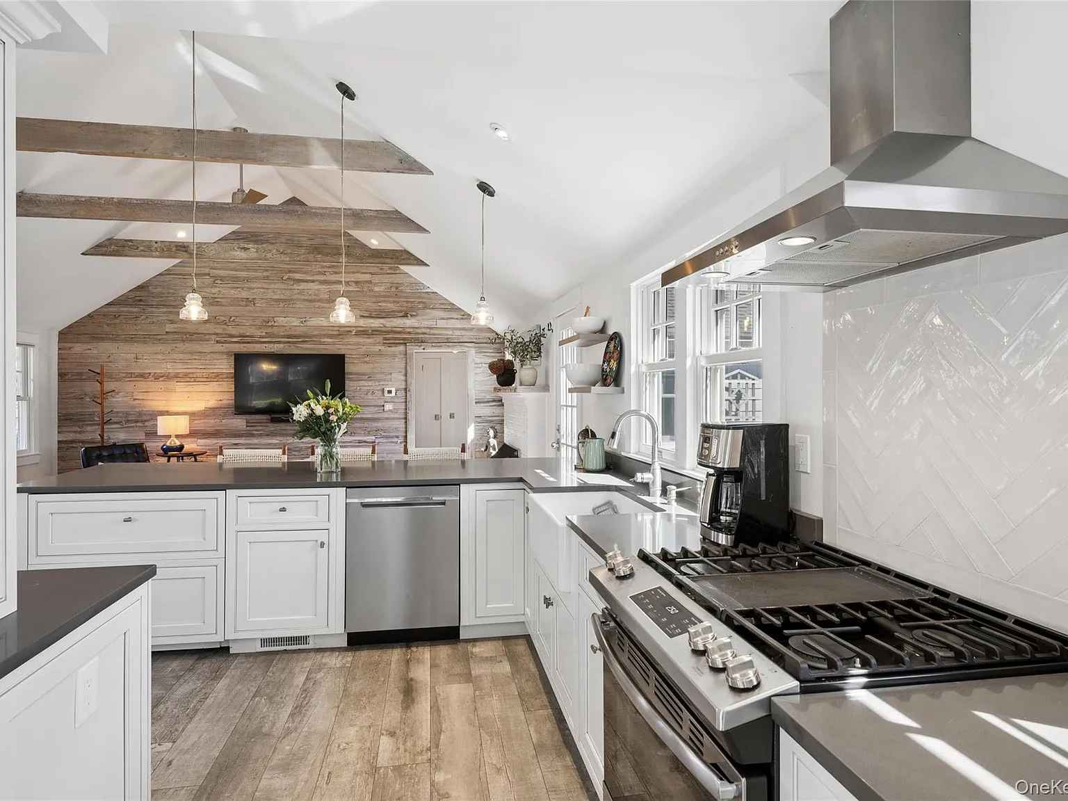 2 bed, 2.0 bath, 1550 sqft, $14,500 — Photo 4