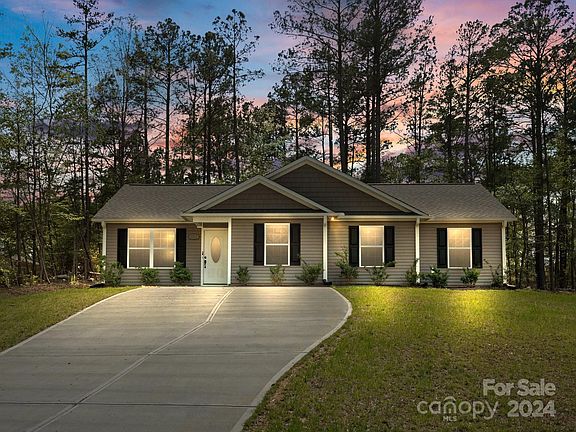 2nd image of 1211 Belmont Circle Dr