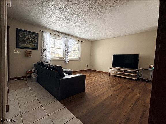 2nd image of 3287 Fillmore Dr