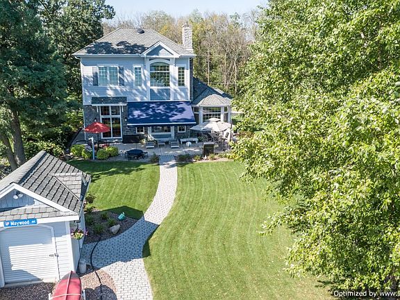 2nd image of 3728 N Hickory Ln