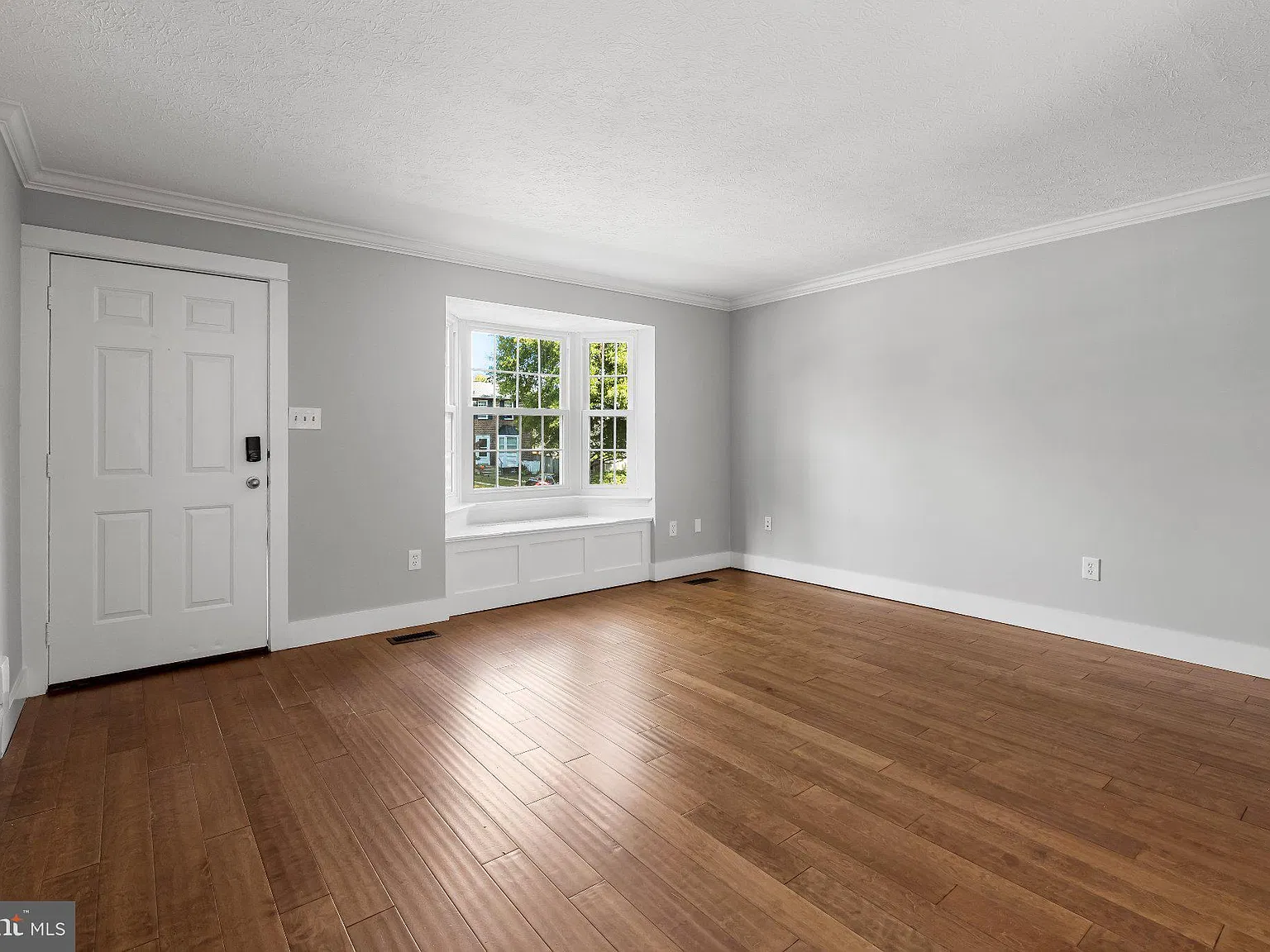 4 bed, 1.5 bath, 1725 sqft, $2,550 — Photo 4