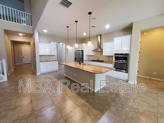 3rd image of 1965 E Crescent Way