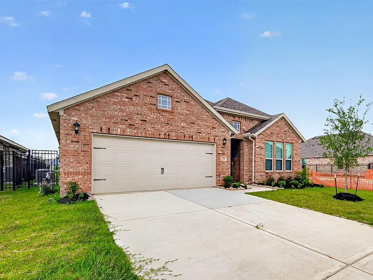 2216 Inglenook Grove Dr — Photo 2
