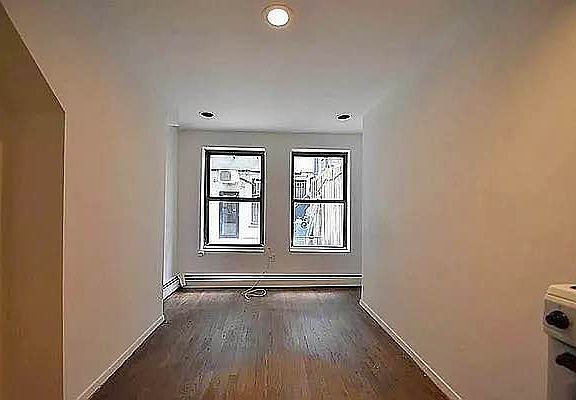 3rd image of 515 E 12th St APT 1B