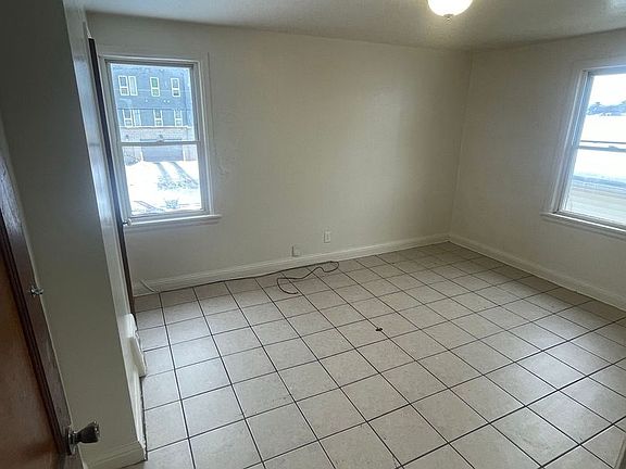 4th image of 3822-3824 N 36th St