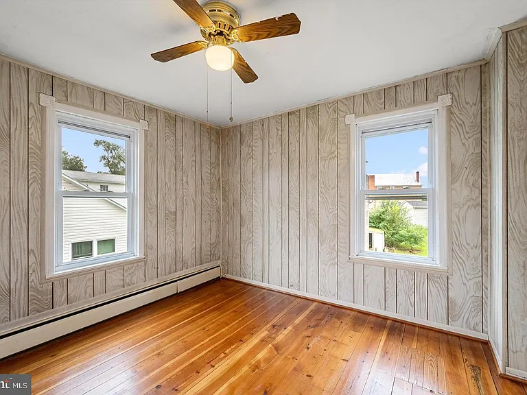 309 N Lawrence St — Photo 15