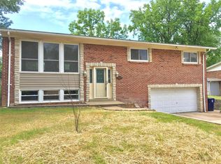 1427 Fox Creek Dr, Saint Louis, MO
