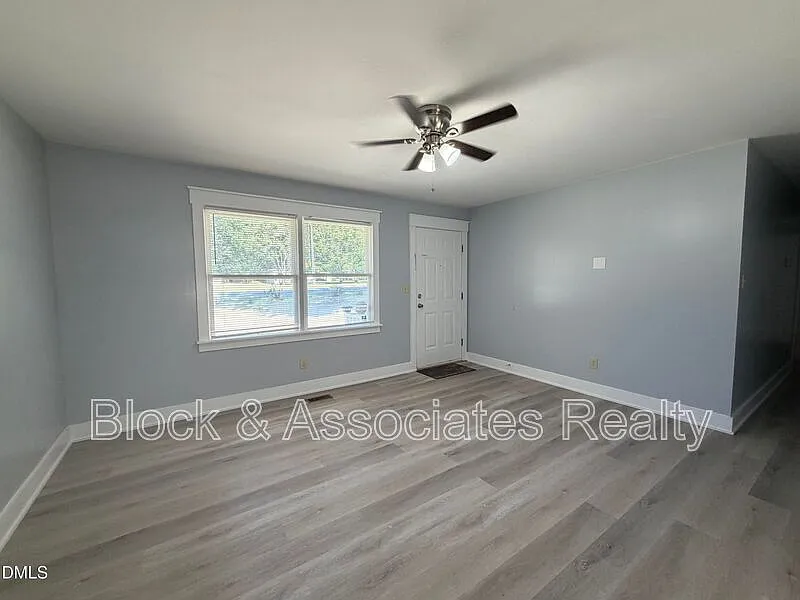 3 bed, 2.5 bath, $2,500 — Photo 3