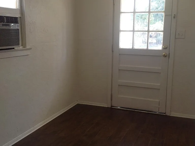 3962 Castleman St — Photo 9