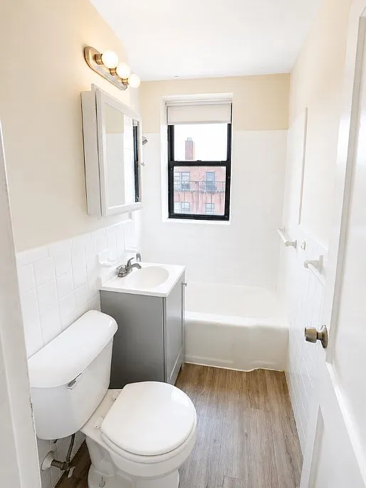 2 bed, 1.0 bath, 800 sqft, $2,400 — Photo 3