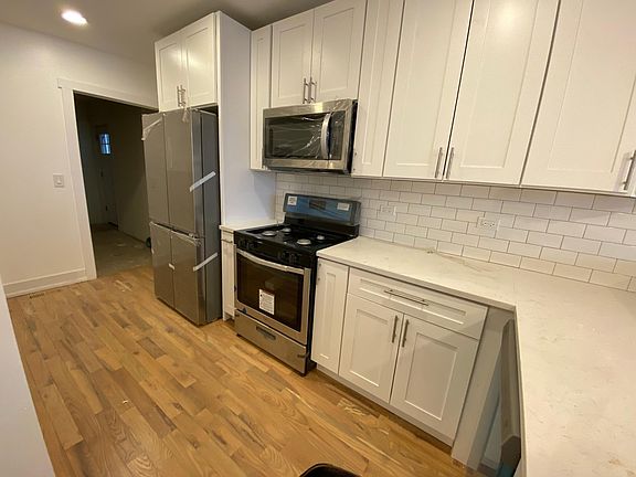5th image of 2509 N Clybourn Ave #3F