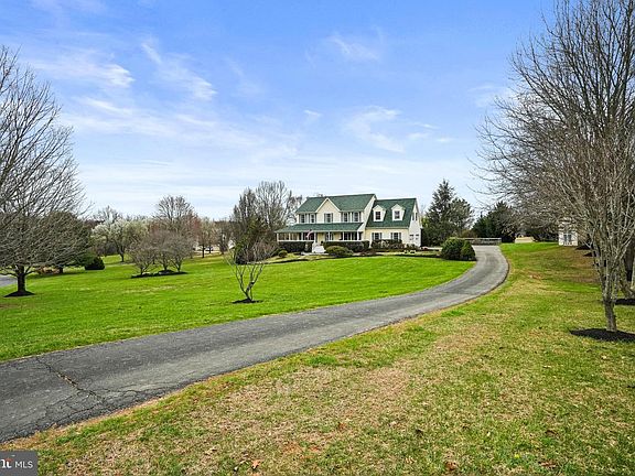 4th image of 20409 Peach Tree Rd