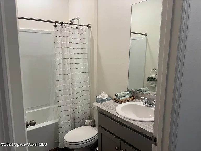 647 Airoso Rd SE — Photo 22
