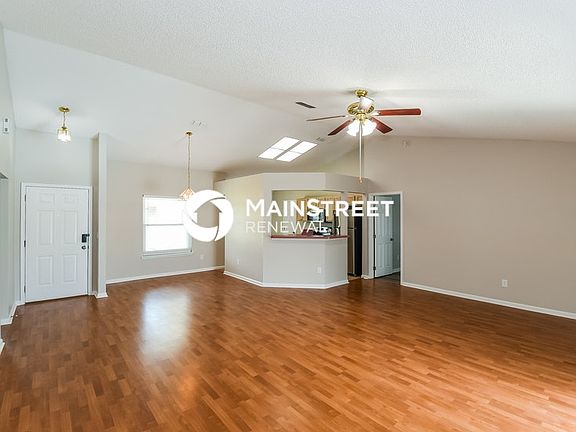 3rd image of 605 Abbey Ct