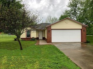 2217 S Harvey Wakefield Ave, Pea Ridge, AR 72751