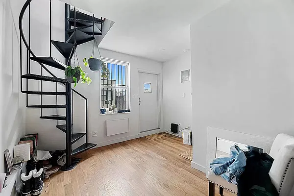 Rented by REAL New York | media 11