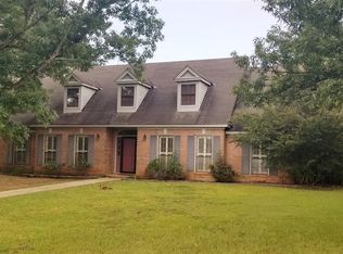 911 Avalon Dr, Prattville, AL 36067