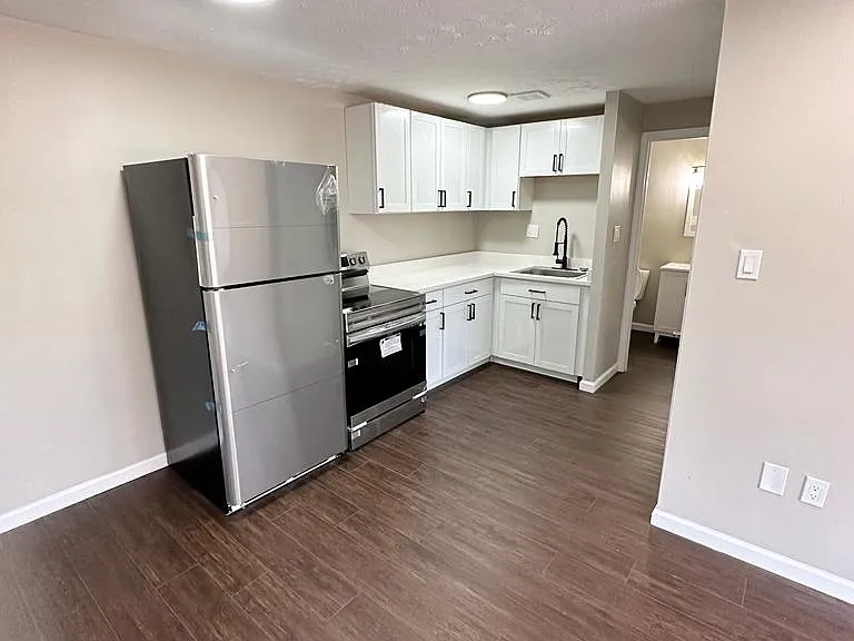 3118 W 14th St #301 — Photo 2