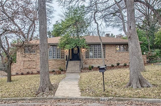 1st image of 3927 Belvoir Cir
