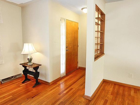 3rd image of 2217 Brookwood Dr
