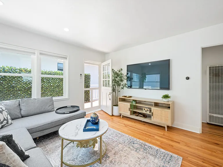 3717 Riviera Dr — Photo 7