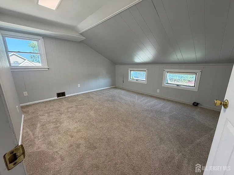 150 Patricia Ave — Photo 9