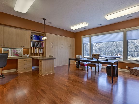 5th image of 1122 N 188th St