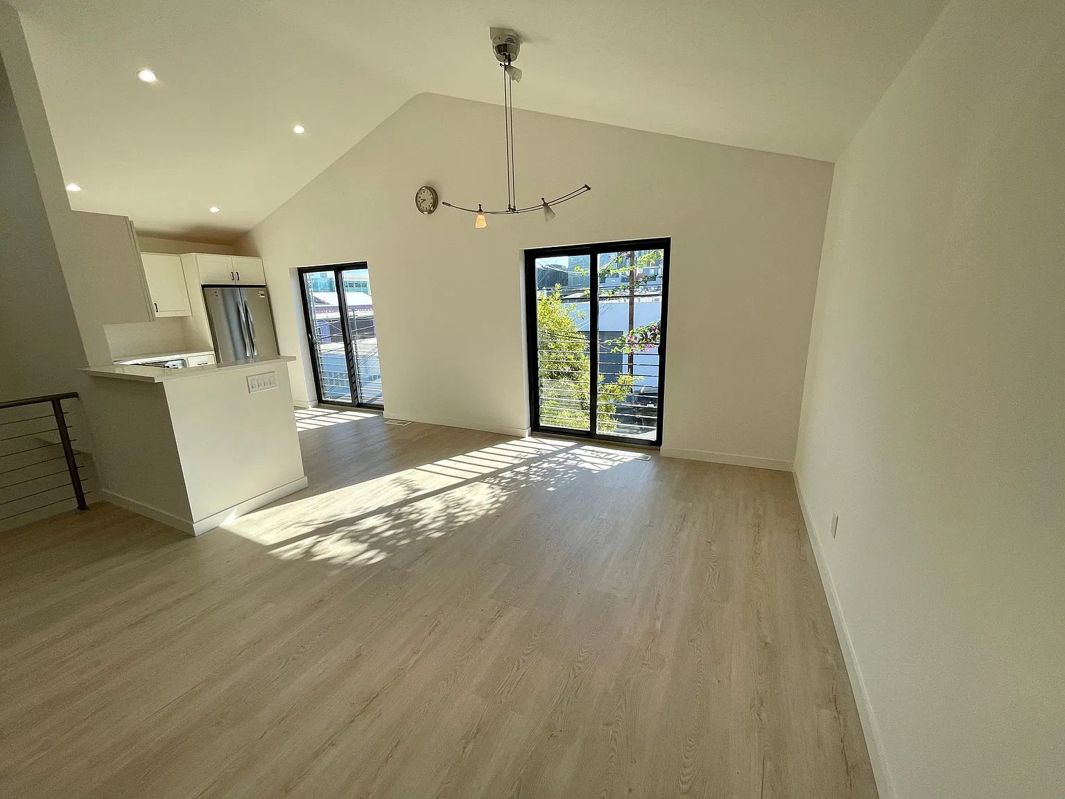 3 bed, 1600 sqft, $8,500 — Photo 4