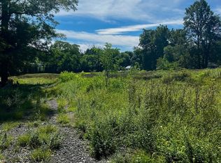 2 Spring Ave, Southampton, PA 18966